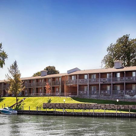 Best Western River Terrace Cheboygan Εξωτερικό φωτογραφία