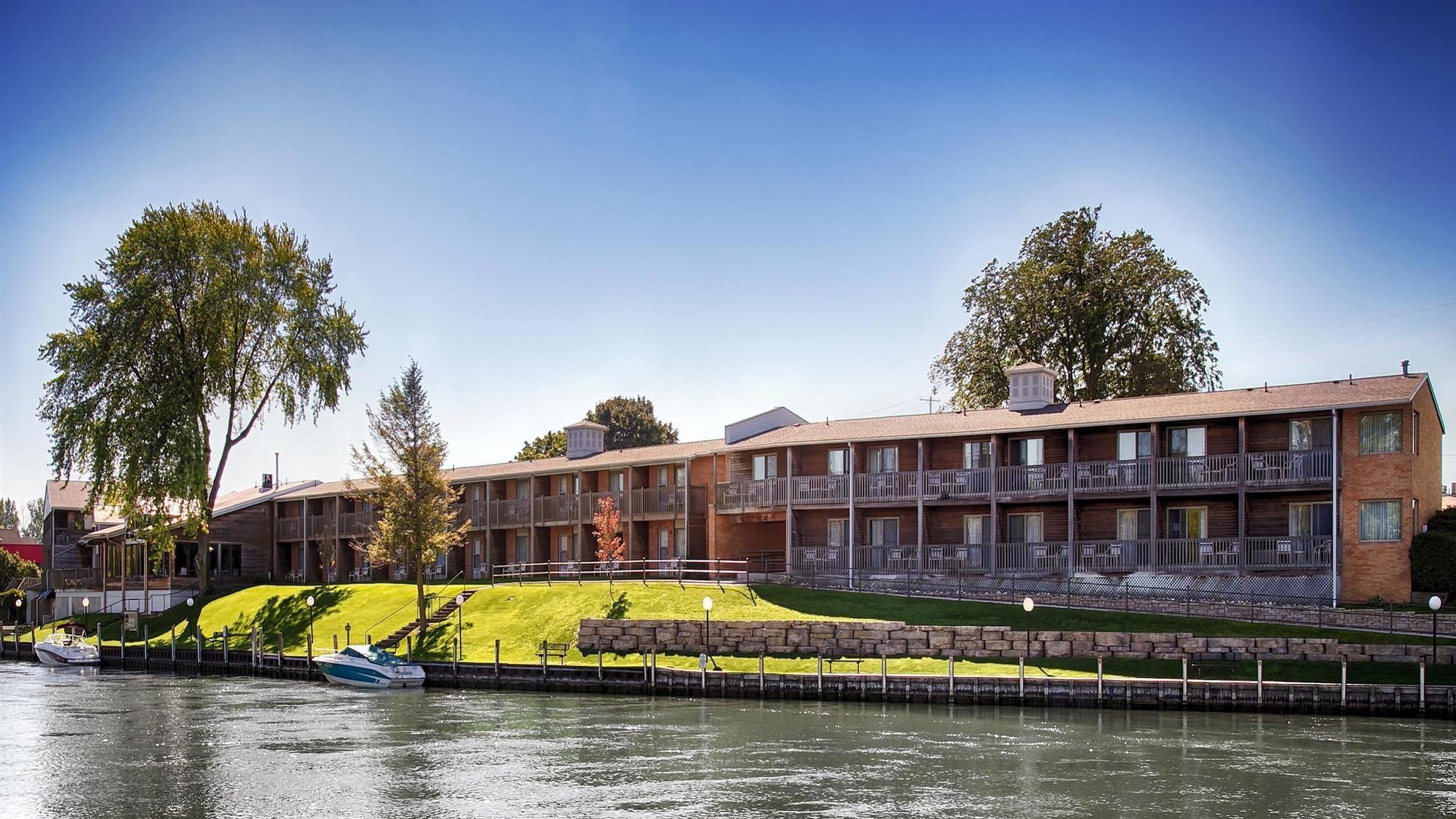 Best Western River Terrace Cheboygan Εξωτερικό φωτογραφία